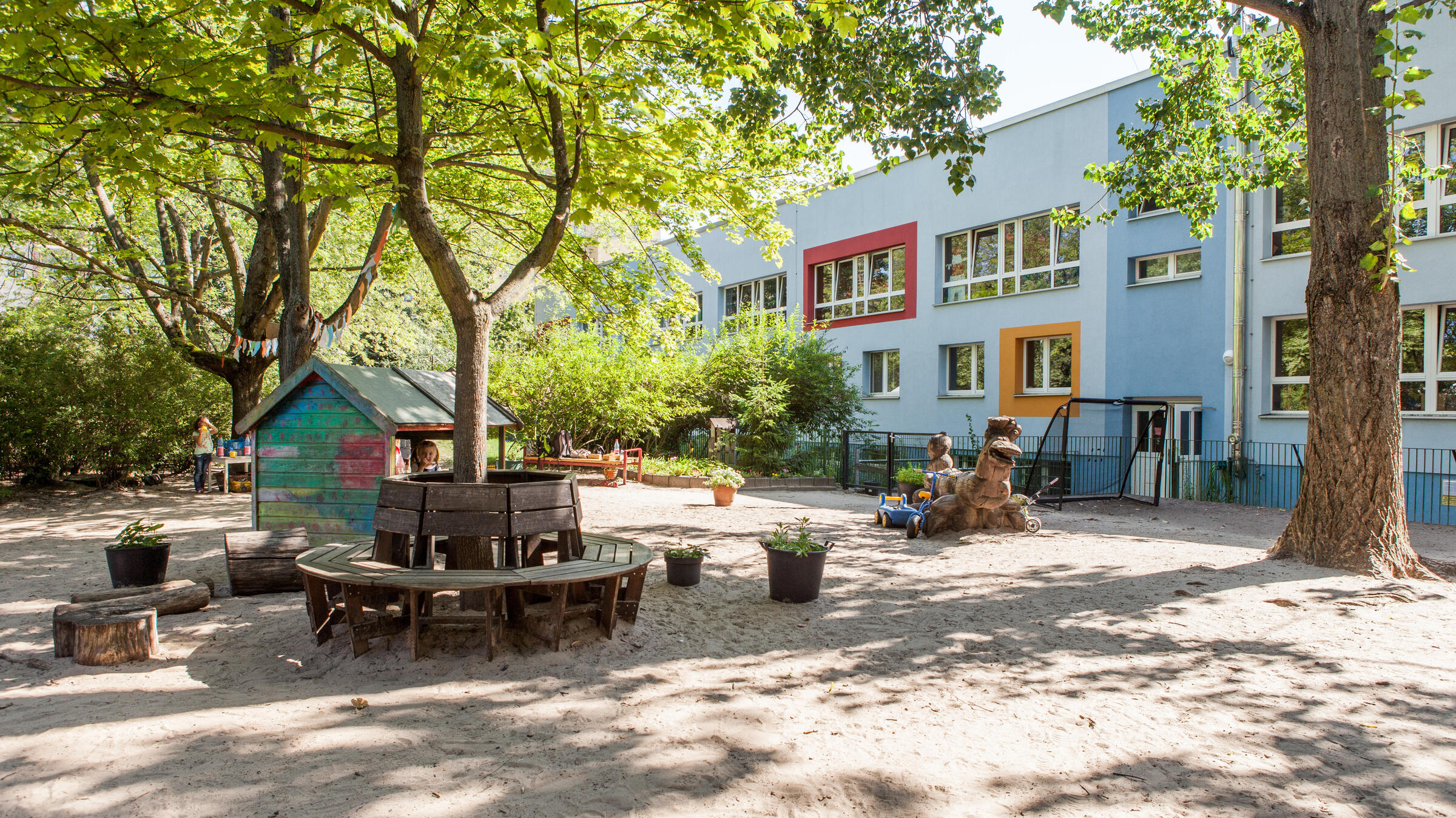 Foto Außenbereich Spielplatz Kita Stahlheimer Straße