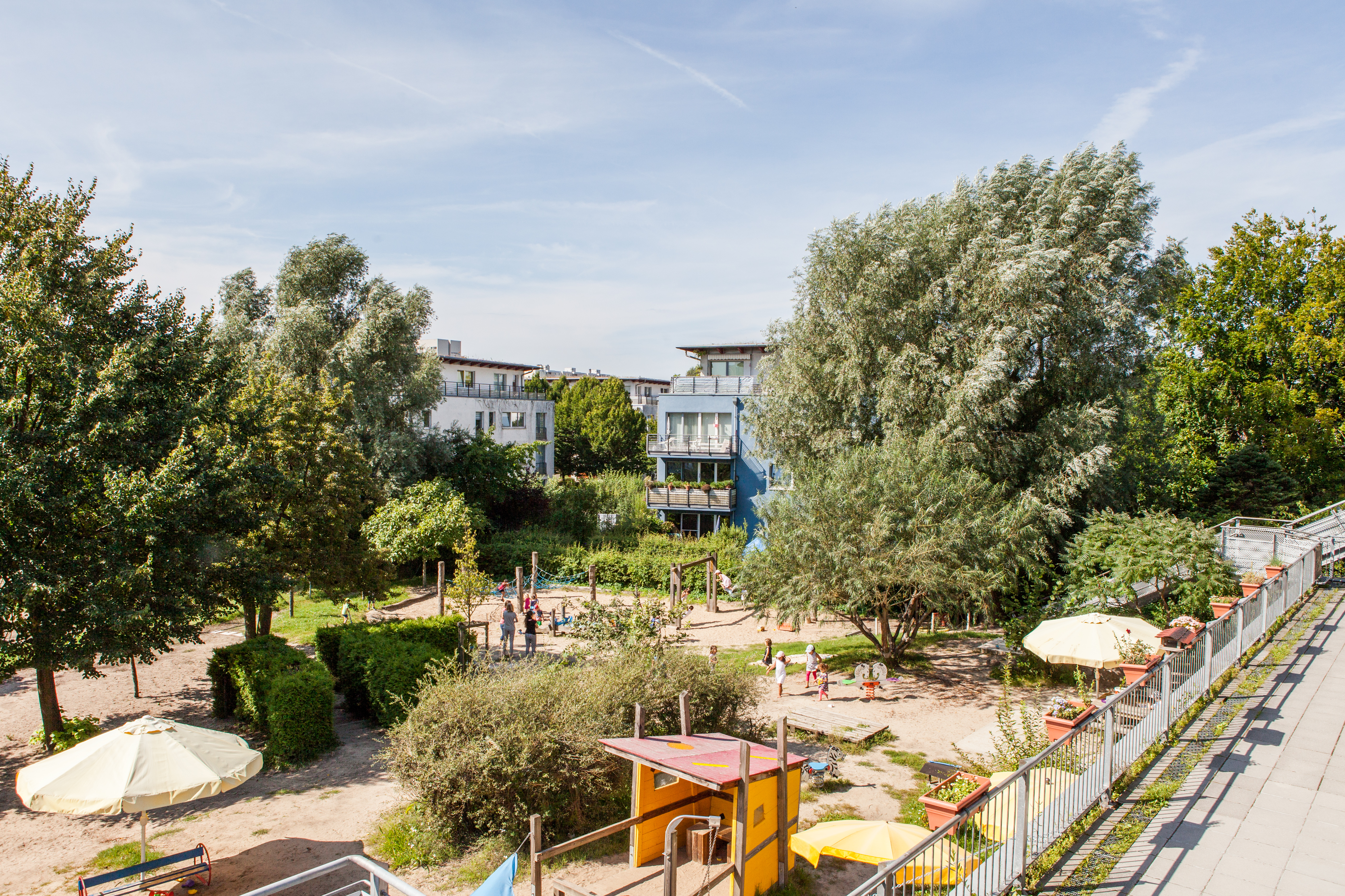 Foto Außenansicht Garten Kita Landreiterweg