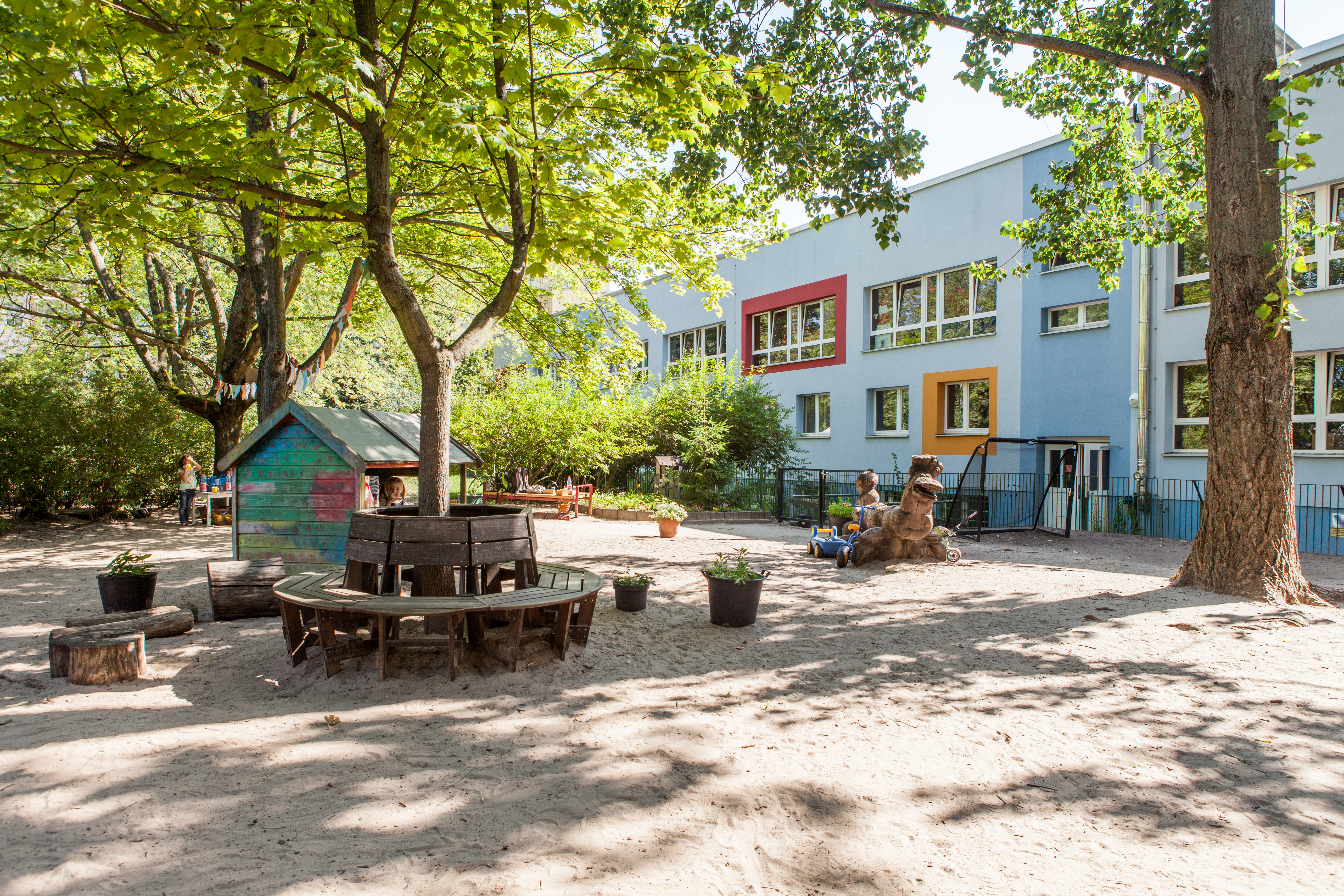 Foto Außenbereich Spielplatz Kita Stahlheimer Straße