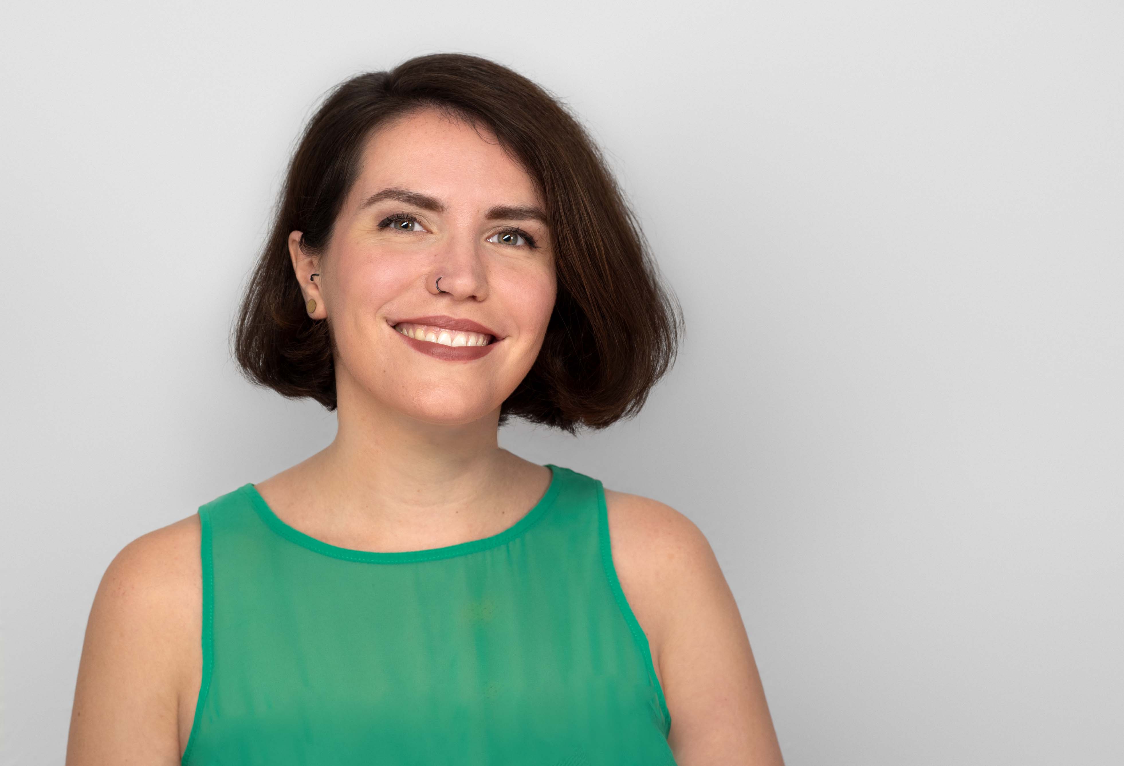 Porträtfoto von Alina Schmitz-Jung, Leitung der Abteilung Soziales im Humanistischen Verband Berlin-Brandenburg.