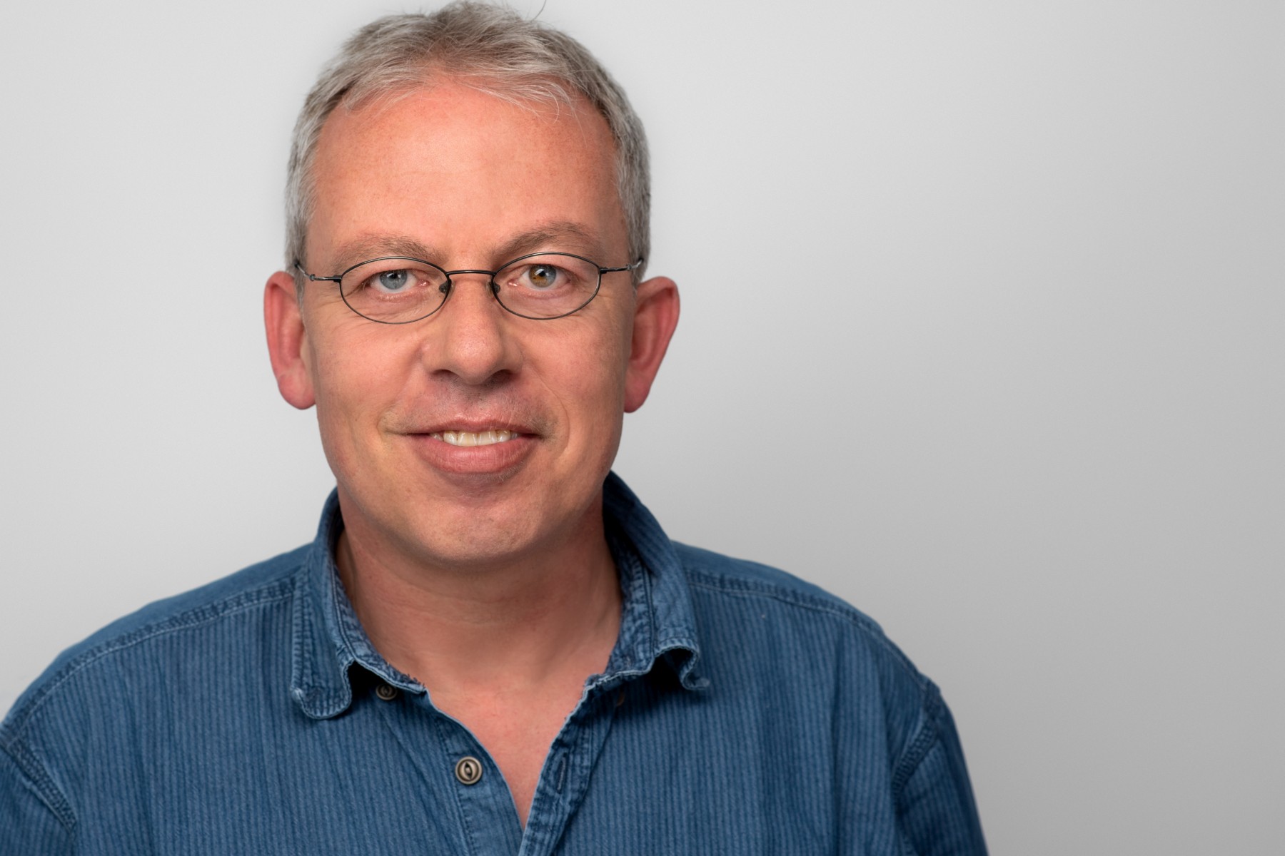 Porträtfoto von Ben Neirich, Leitung der Kontakt- und Informationsstelle für Selbsthilfe.