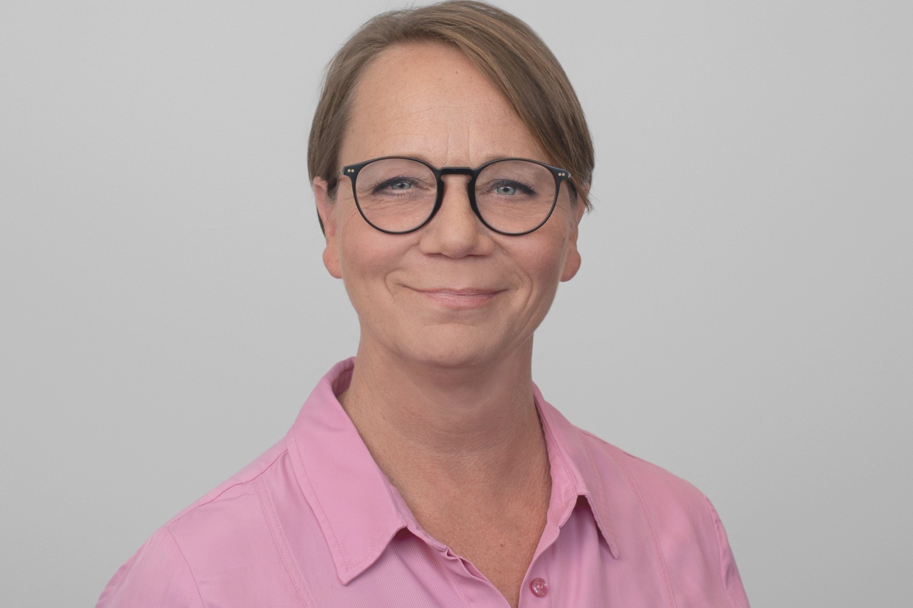 Porträtfoto von Britta Licht, Leitung der Abteilung Humanistische Kindertagesstätten des Humanistischen Verbandes Berlin-Brandenburg.
