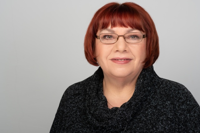 Porträt von Christa Engl, Koordinatorin Senioren-Internetcafé „Weltenbummler“ Pankow.