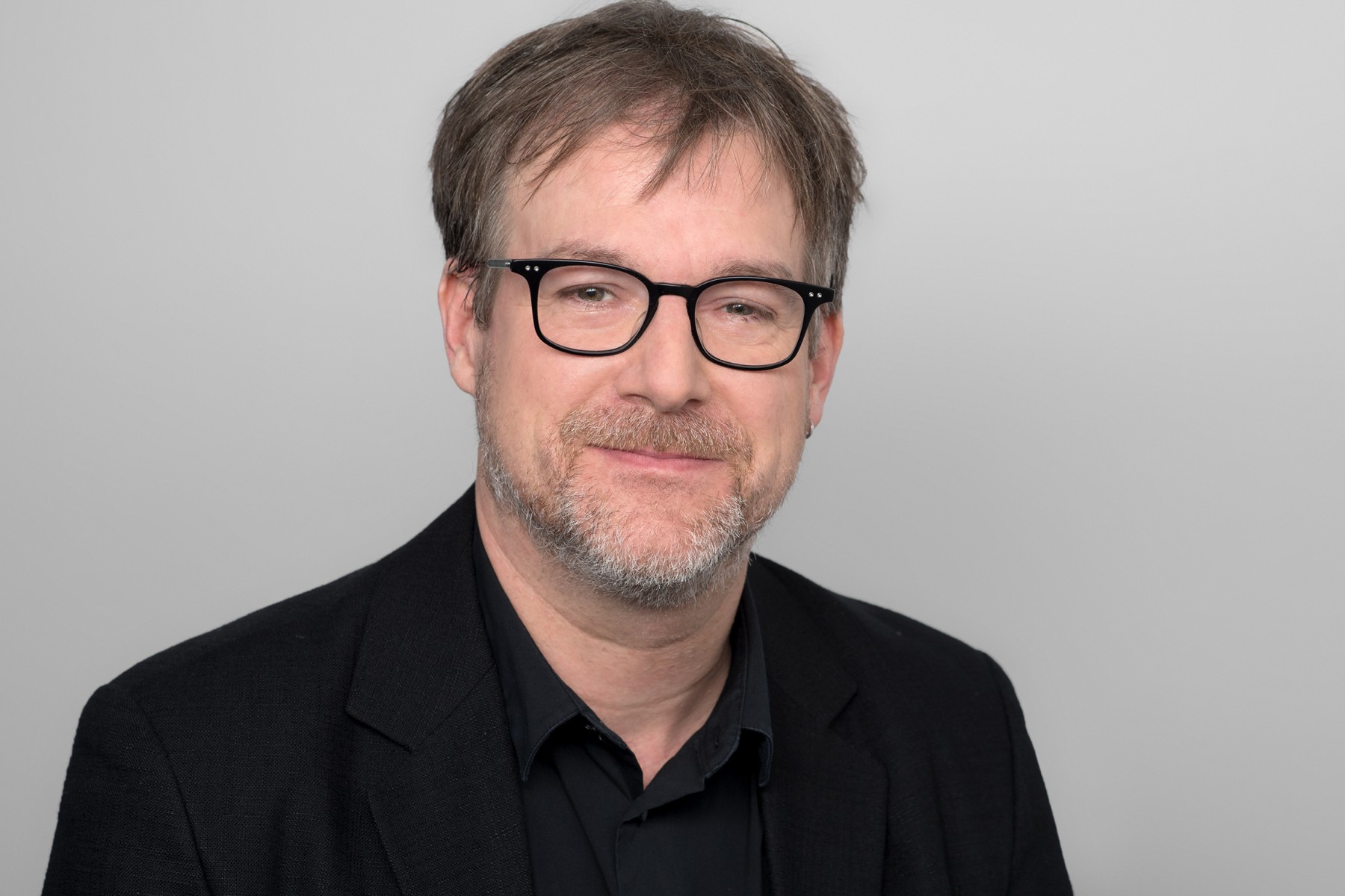Porträt von Christian Lisker, Referent für praktischen Humanismus im Humanistischen Verband Berlin-Brandenburg.