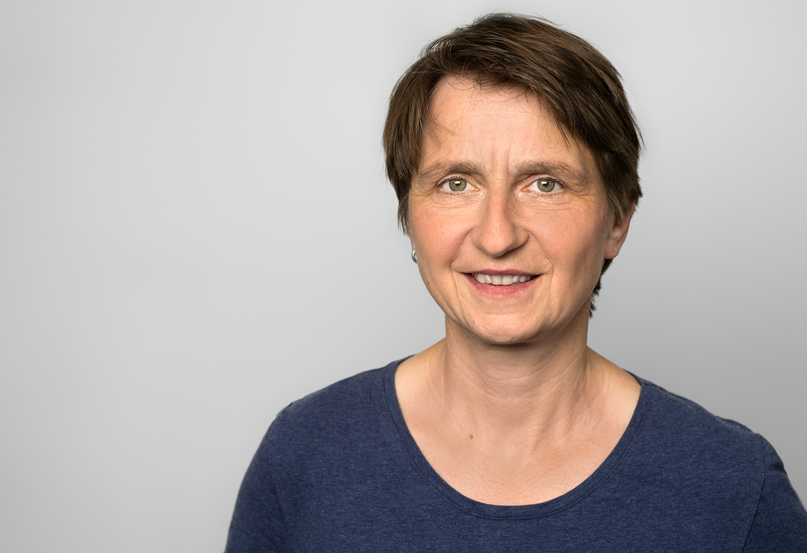 Portrait von Jelle Brehmer, Diplom-Sozialpädagogin (FH) und Tandemleitung Neustart