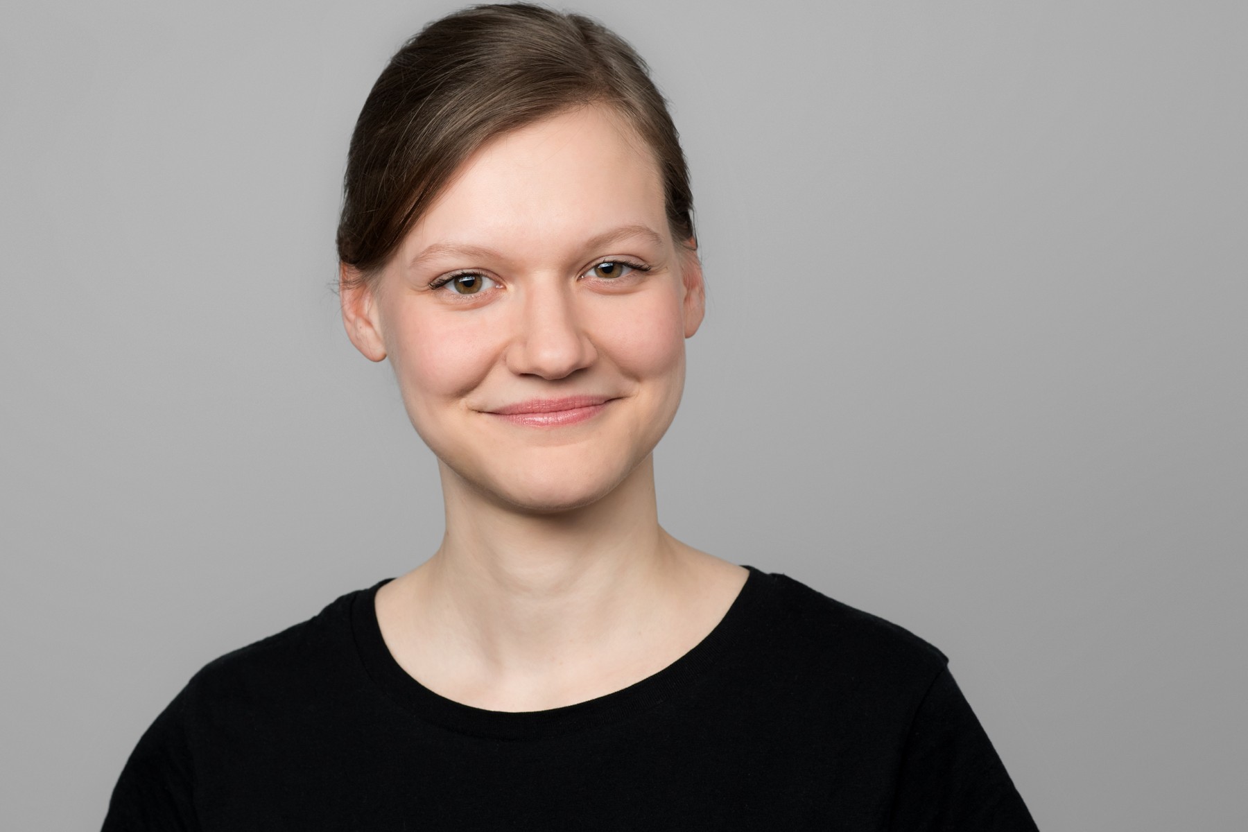 Porträtfoto von Josefine Löser, Referentin für Mediengestaltung, interne Kommunikation und Social Media.
