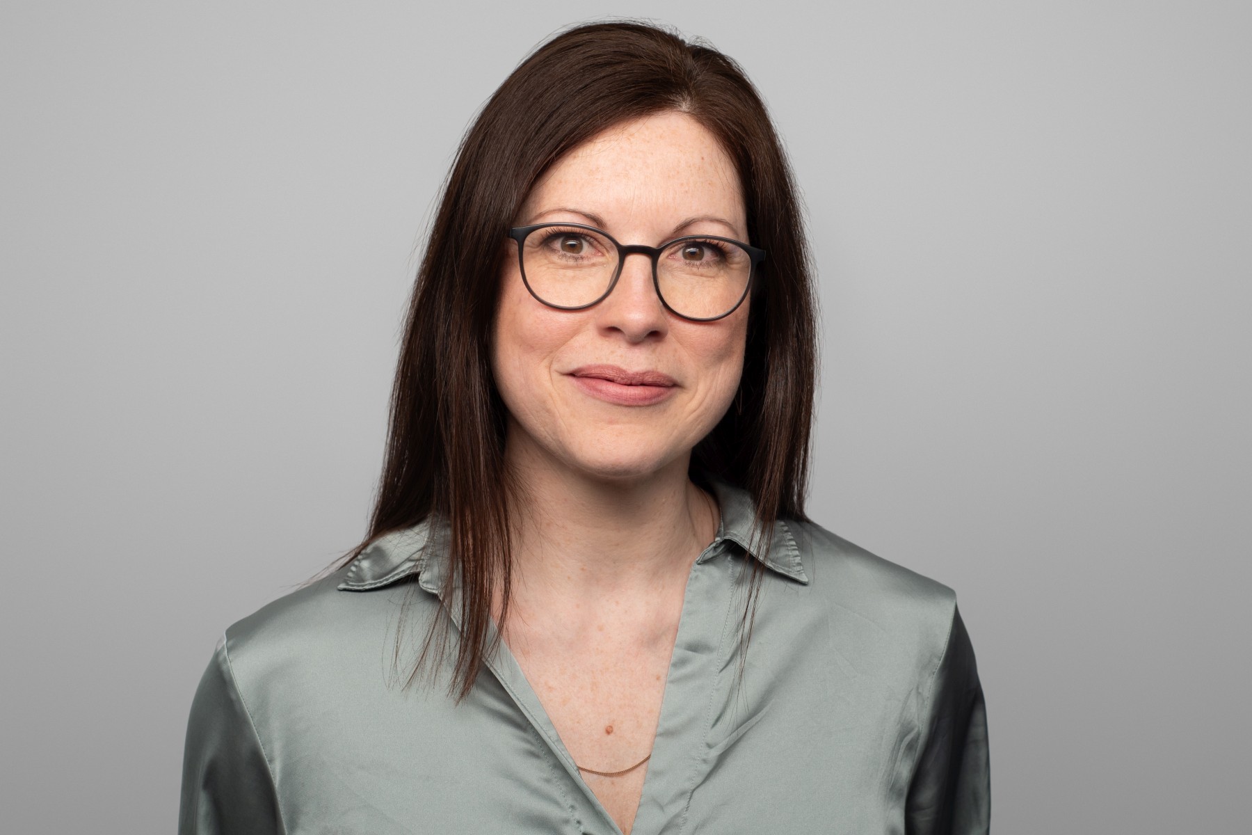Porträt von Katja Schröther, Bereichsleitung Öffentlichkeitsarbeit und Fundraising Humanistische Hospize.