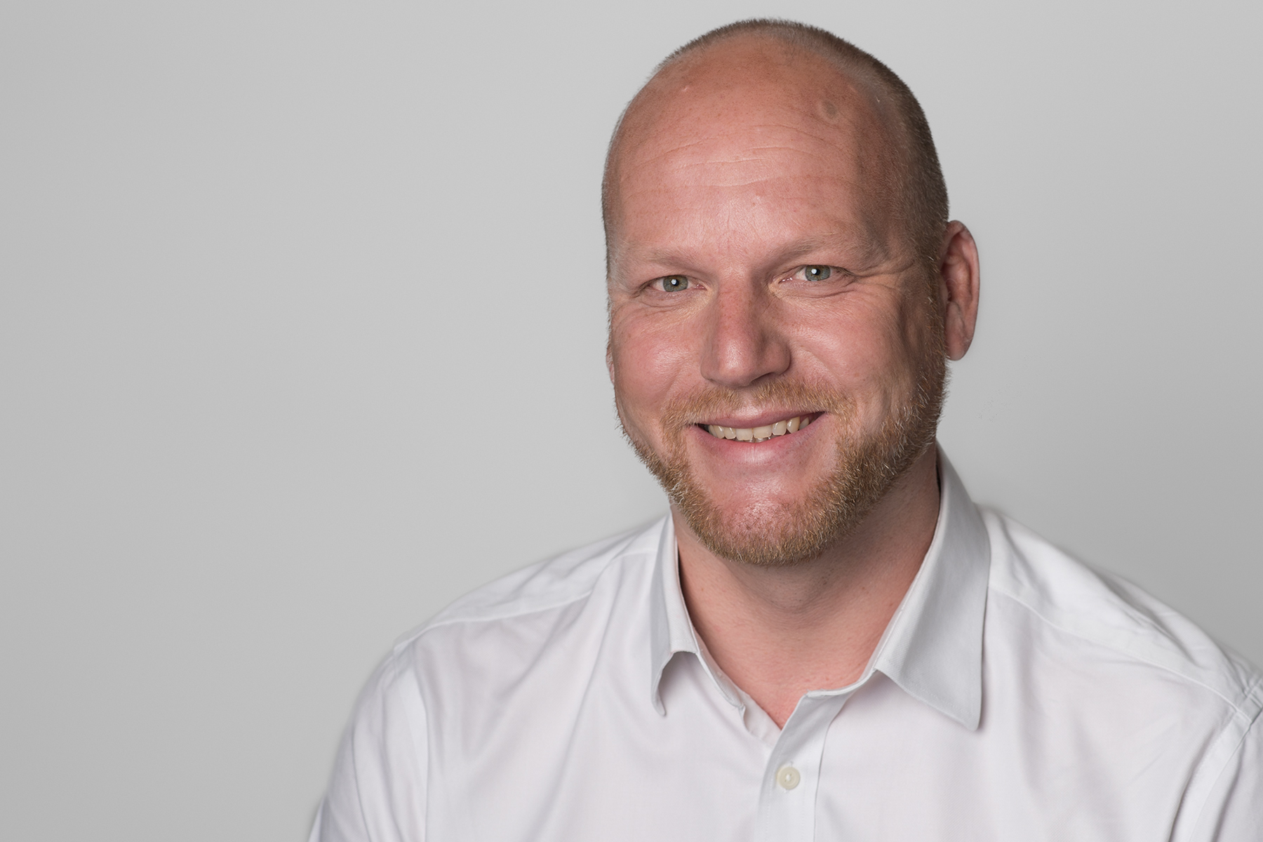 Porträtfoto von Matthias Krahe, Leitung der Abteilung Bildung / Humanistische Lebenskunde im Humanistischen Verband Berlin-Brandenburg.