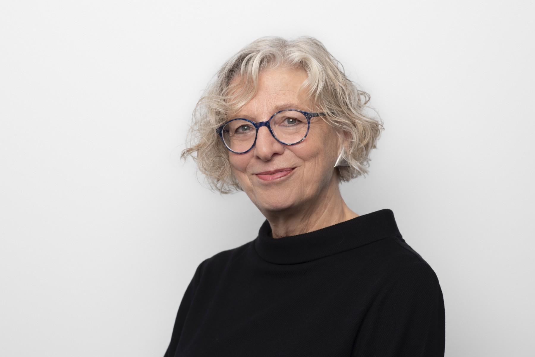 Porträtfoto von Marina Kettner, Rednerin für humanistische TrauerFEIERn.
