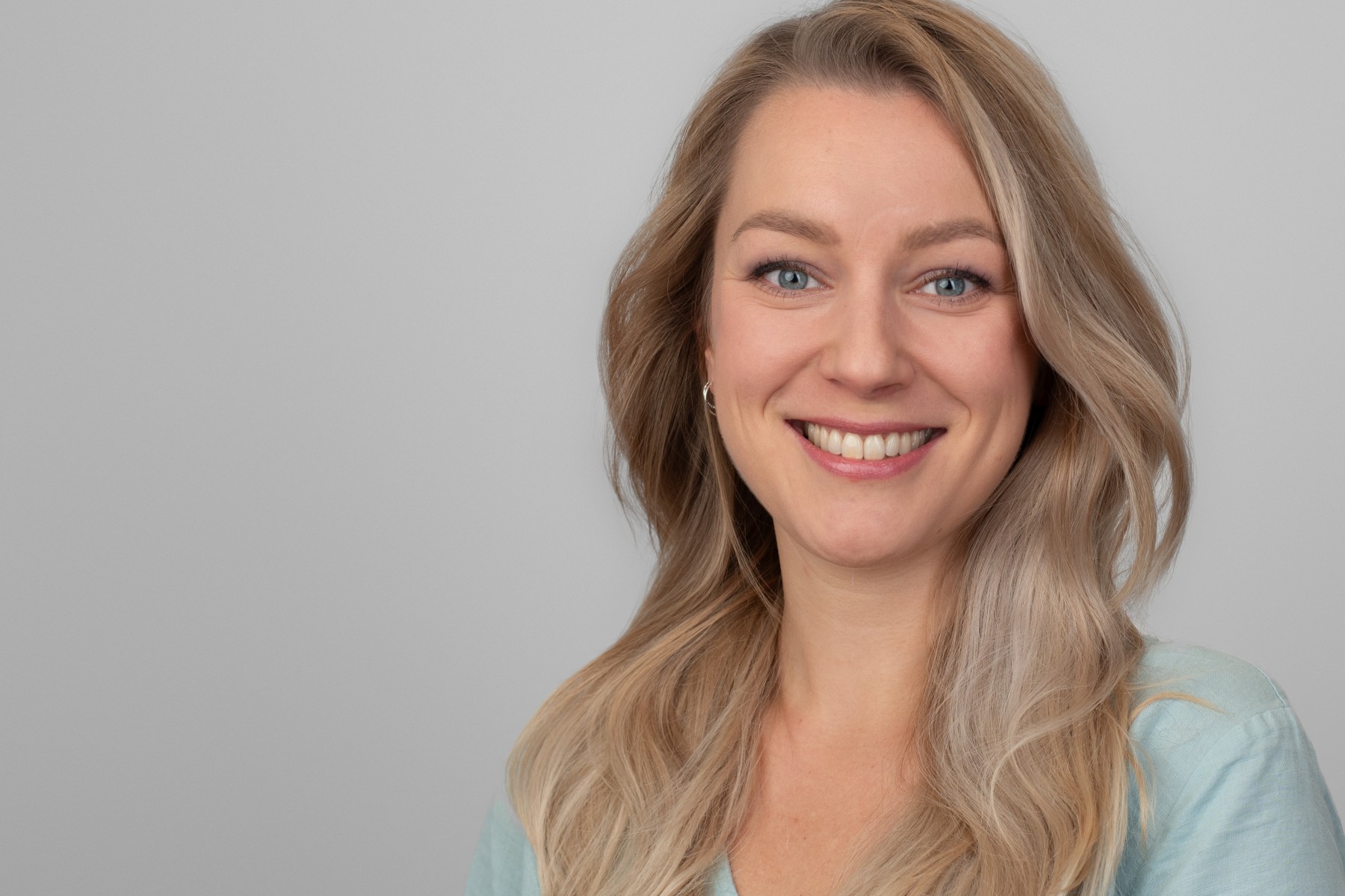 Porträtfoto von Senta Günther Fachberaterin Digitale Bildung und Medien, Sprache, Mathematik im Humanistischen Verband Berlin-Brandenburg.