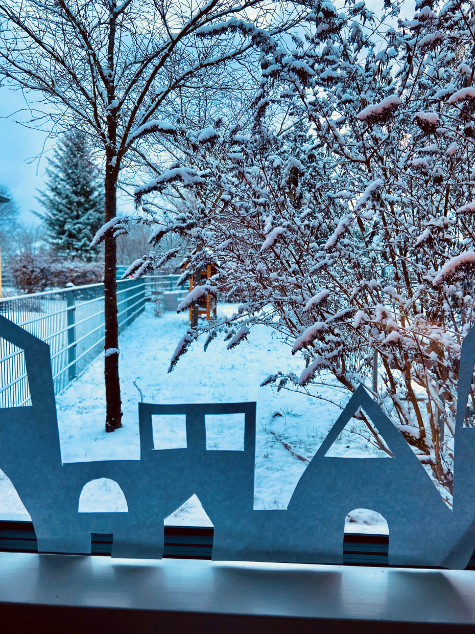 Impressionen des Winters, mit Blick aus dem Fenster der Kita