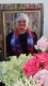 Blumen stehen vor einem Ein Portrait von Hella Weingart