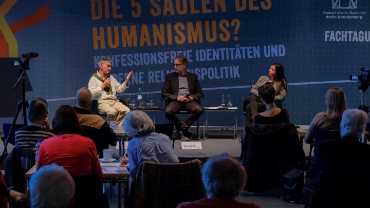 Podium mit Horst Junginger und Tatjana Schnell, Moderation Ralf Schöppner