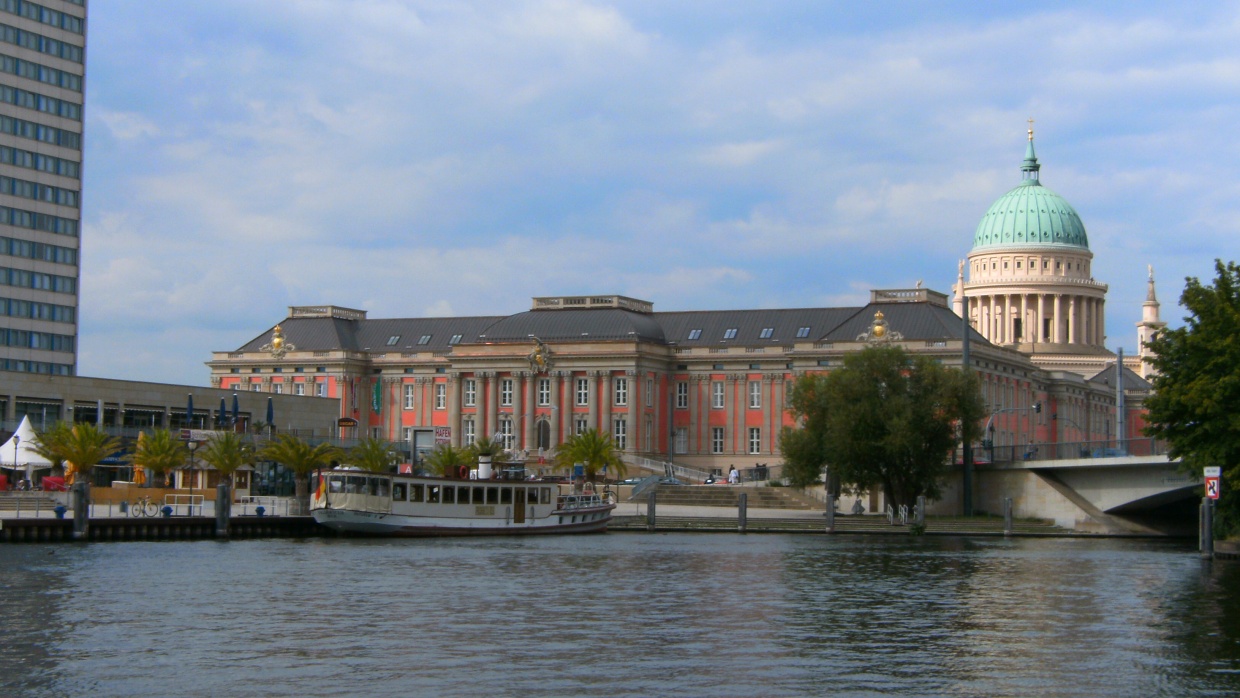 Potsdamer Stadtschloss im August 2013 von der Havel aus | via Wikimedia Commons CC BY 3.0