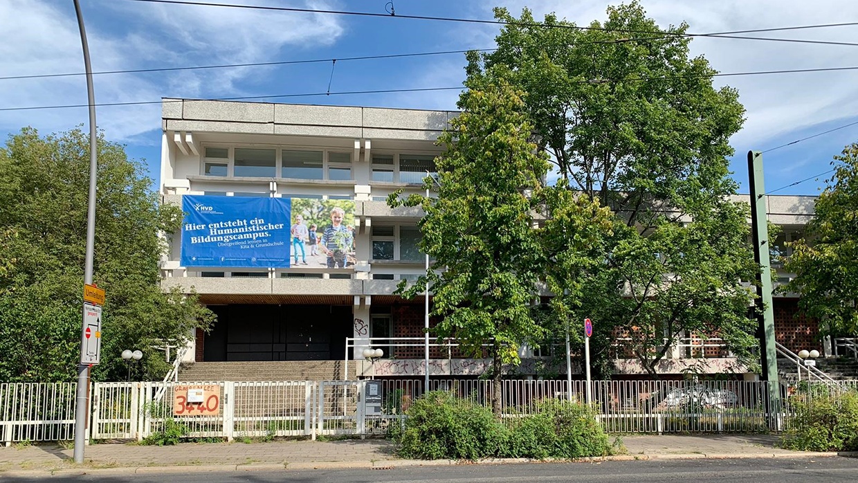 Aus der ehemaligen Australischen Botschaft in Pankow soll bis zum Schuljahr 2021/22 ein humanistischer Bildungscampus mit Kita und Grundschule werden. 