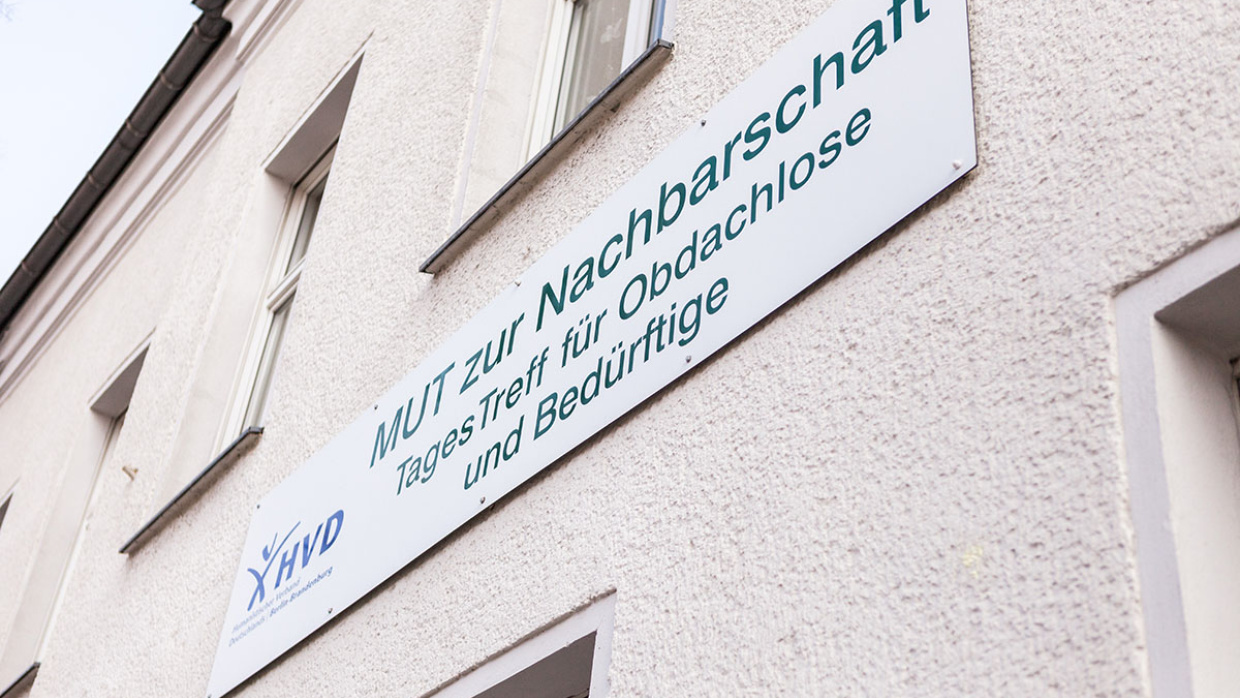 Der Tagestreff in Lichtenberg unterstützt Menschen, die von Obdach- oder Wohnungslosigkeit betroffen sind.
