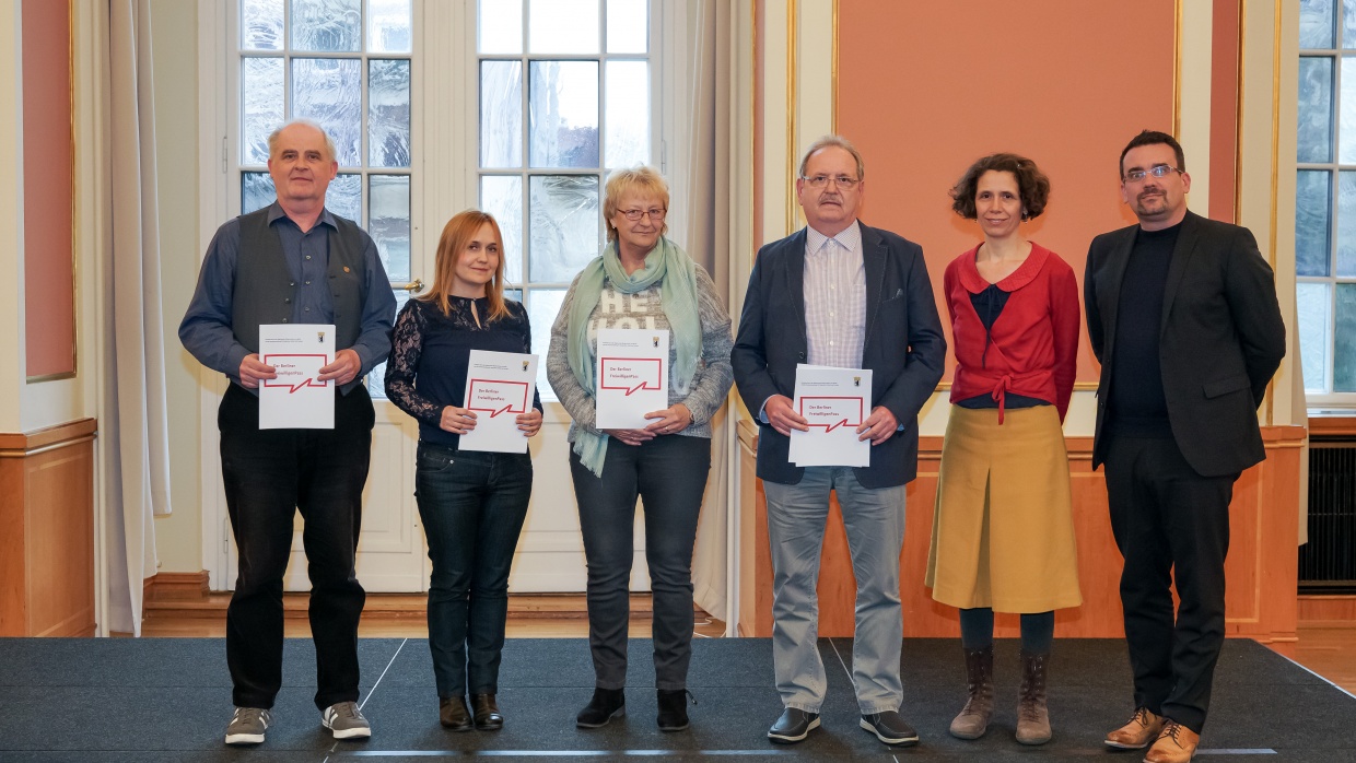 Die Ausgezeichneten der Kontaktstelle PflegeEngagement bei der Verleihung des Berliner Freiwilligenpasses